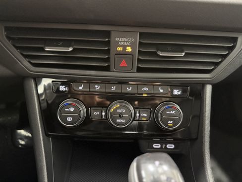 Certified 2023 Volkswagen Jetta SE image 19