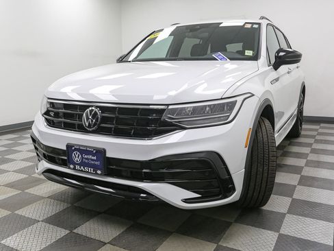 Certified 2024 Volkswagen Tiguan SE R-Line AWD/4WD image 5