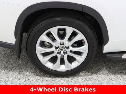 Used 2023 Toyota Highlander Limited image 6