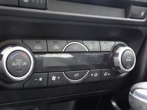 Used 2018 MAZDA MAZDA3 Touring image 8