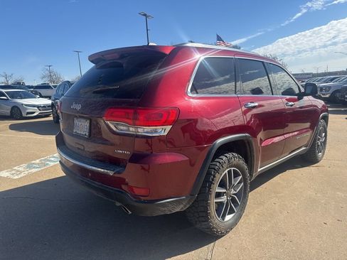 Used 2019 Jeep Grand Cherokee Limited w/ Luxury Group II image 2