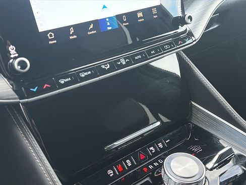 Used 2024 Jeep Wagoneer Series III image 17