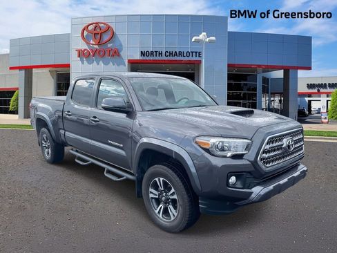 Used 2016 Toyota Tacoma TRD Sport image 1