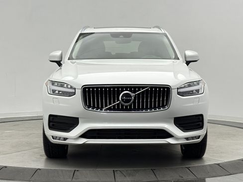 Used 2022 Volvo XC90 T5 Momentum AWD/4WD image 2