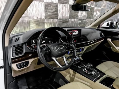 Used 2018 Audi Q5 2.0T Premium Plus w/ Premium Plus Package AWD/4WD image 3