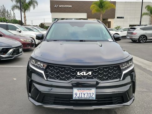 Used 2023 Kia Sorento S FWD image 2