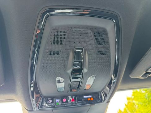 Used 2024 Cadillac Lyriq Sport AWD/4WD image 43