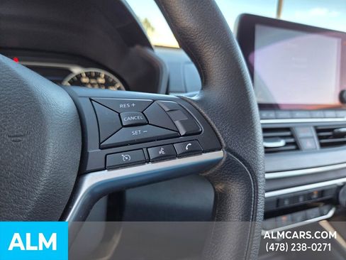 Used 2025 Nissan Altima 2.5 SV image 24