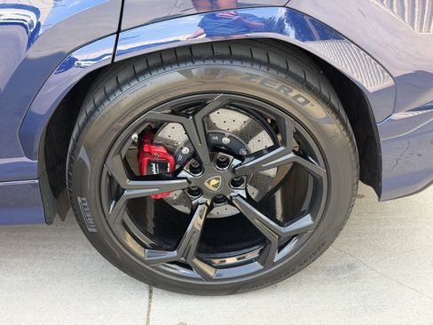 Used 2019 Lamborghini Urus AWD/4WD image 12