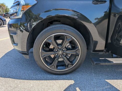 Used 2023 Ford Expedition Max Limited image 36