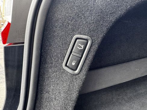 Used 2018 Maserati Levante image 35