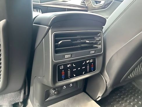 Used 2023 Audi Q8 Premium Plus AWD/4WD image 21
