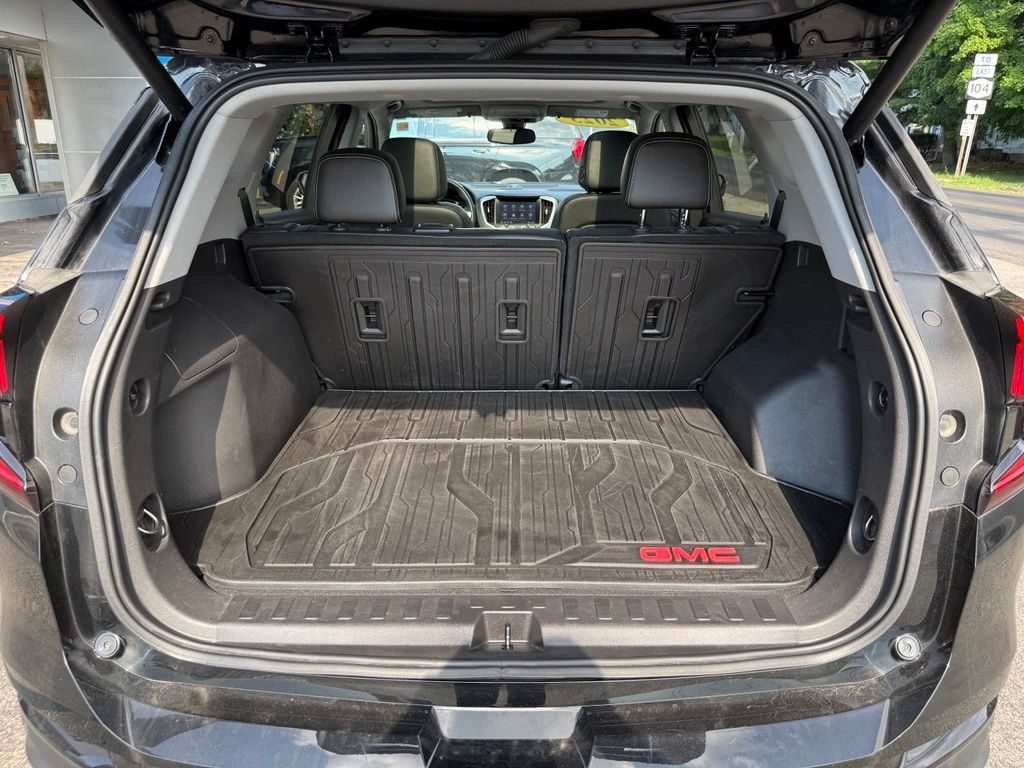 Used 2023 GMC Terrain SLT w/ Elevation Edition AWD/4WD image 27
