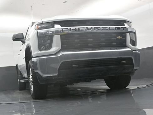 Used 2022 Chevrolet Silverado 2500 LT AWD/4WD image 45