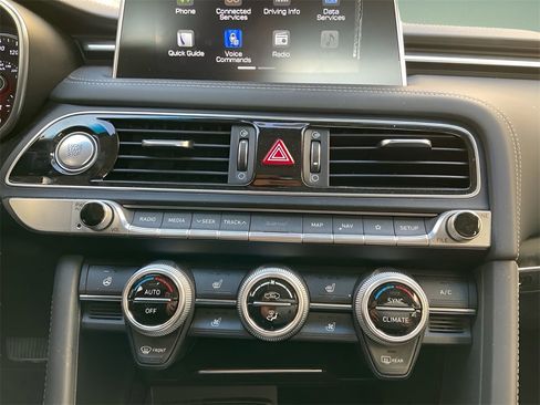 Used 2020 Genesis G70 2.0T w/ Prestige Package image 27