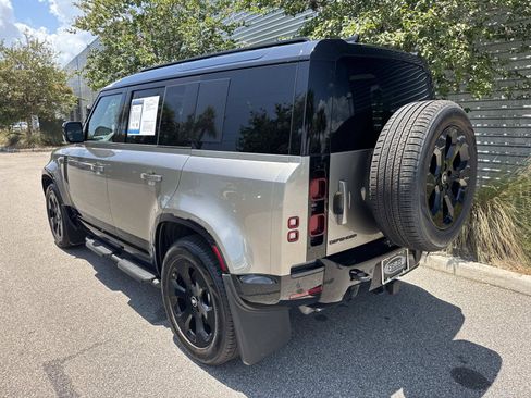 Certified 2025 Land Rover Defender 110 X-Dynamic SE AWD/4WD image 3