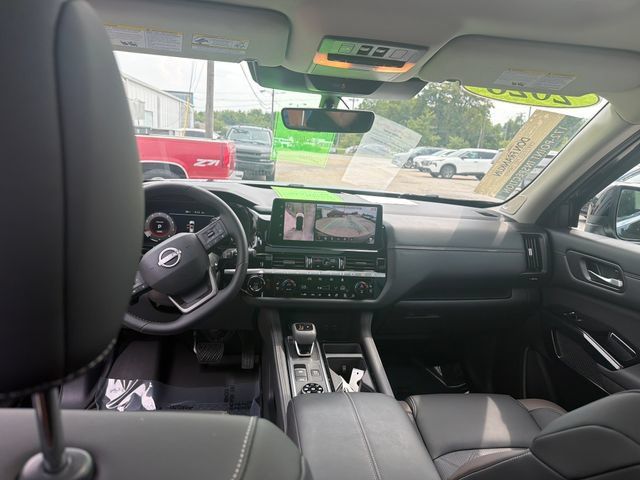 Certified 2026 Nissan Pathfinder Platinum AWD/4WD image 15
