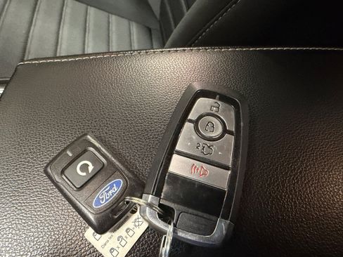 Used 2020 Ford Fusion SE FWD image 34