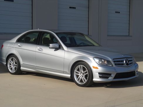 Used 2013 Mercedes-Benz C 250 Sport image 1