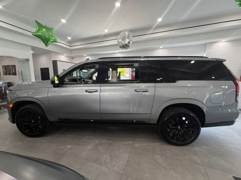 Used 2024 Cadillac Escalade ESV Sport Platinum AWD/4WD image 6