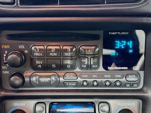 Used 2001 Chevrolet Corvette Coupe w/ Preferred Equipment Group1 RWD image 17