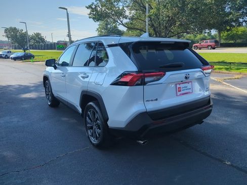 Used 2023 Toyota RAV4 XLE Premium AWD/4WD image 8