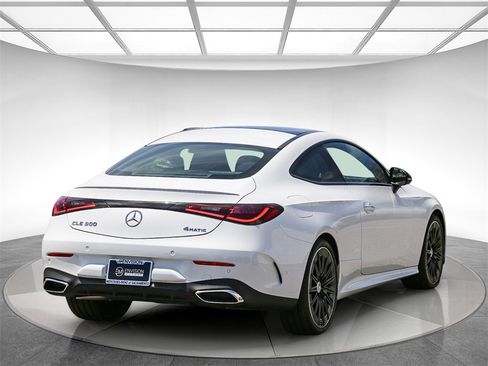 Used 2024 Mercedes-Benz CLE 300 4MATIC Coupe image 4