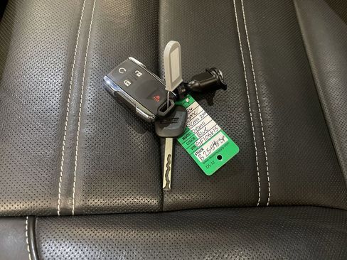 Used 2016 GMC Sierra 2500 Denali w/ Duramax Plus Package image 29