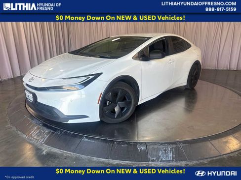Used 2023 Toyota Prius LE FWD image 1
