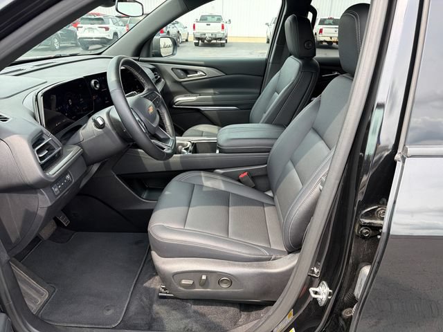 Used 2026 Chevrolet Traverse LT AWD/4WD image 11