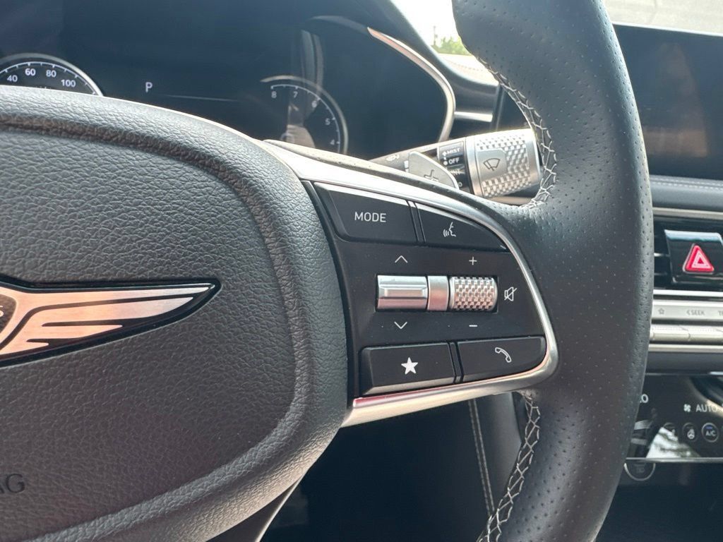 Used 2025 Genesis G70 2.5T AWD/4WD image 23