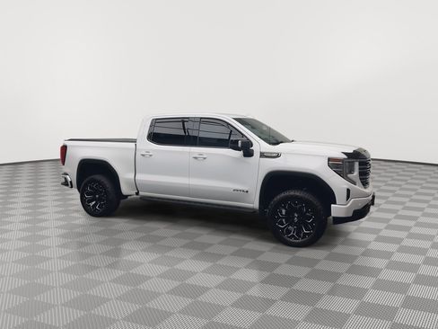 Used 2023 GMC Sierra 1500 AT4 w/ Technology Package AWD/4WD image 46