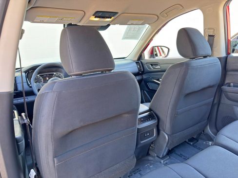 Used 2022 Nissan Pathfinder SV image 31