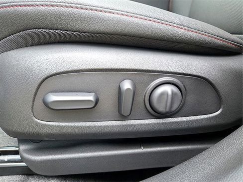 New 2026 Chevrolet Trax RS image 17