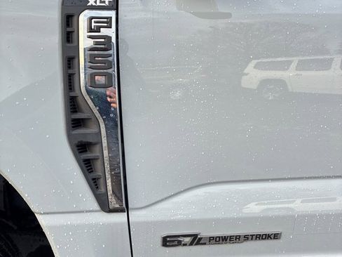 Used 2025 Ford F350 XLT image 11