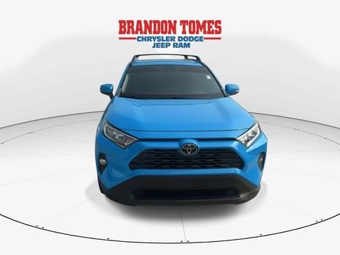 Used 2019 Toyota RAV4 XLE w/ Convenience Package FWD image 3
