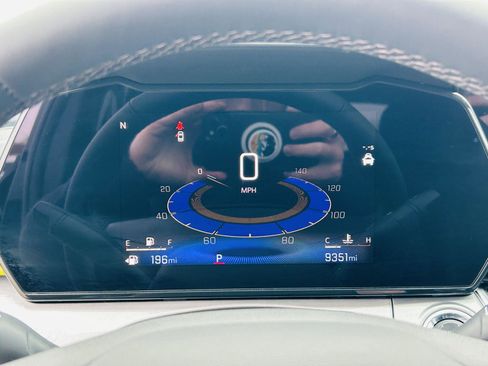 Used 2024 Chevrolet Trax LT w/ Driver Confidence Package image 18