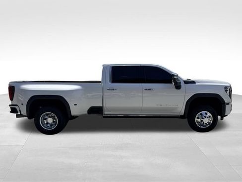 Used 2024 GMC Sierra 3500 Denali Ultimate AWD/4WD image 4