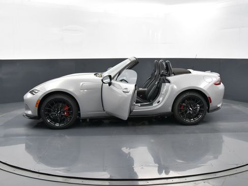 New 2025 MAZDA MX-5 Miata Club w/ Weather Package image 35