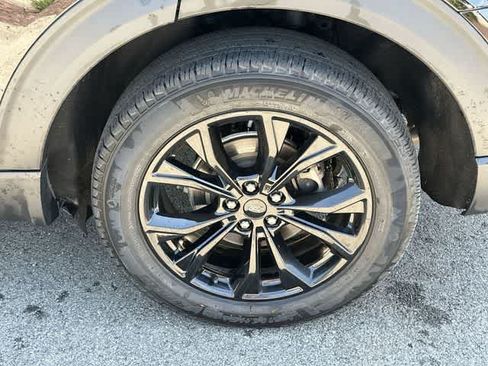 Used 2023 Ford Explorer XLT w/ Equipment Group 202A AWD/4WD image 5