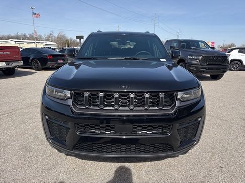 New 2026 Jeep Grand Cherokee L 2WD image 2