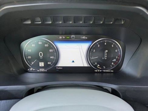 Used 2020 Volvo XC90 T5 Momentum w/ Protection Package Premier image 11