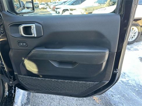 Certified 2021 Jeep Wrangler Unlimited Sahara image 24