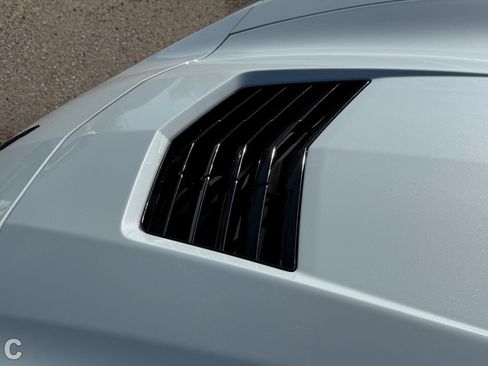 Used 2019 Chevrolet Corvette Stingray Coupe RWD image 19