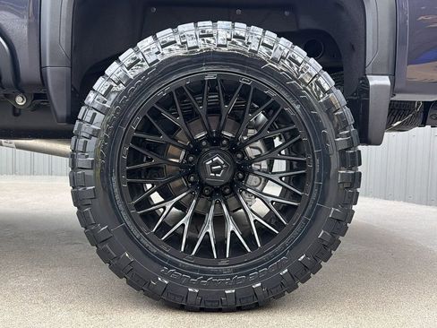 Used 2025 GMC Sierra 2500 SLE w/ SLE Value Package; image 12