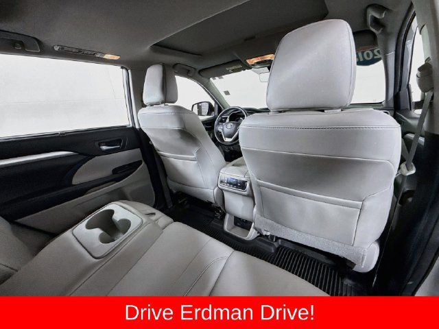 Used 2018 Toyota Highlander XLE FWD image 29
