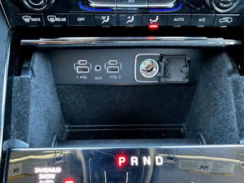 Used 2023 Jeep Grand Cherokee L Limited w/ Black Appearance Package image 16