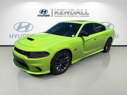 Used 2023 Dodge Charger Scat Pack w/ Technology Group RWD image 3