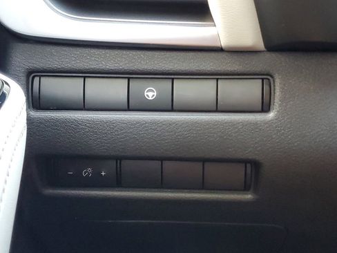 Certified 2021 Nissan Rogue SV FWD image 25