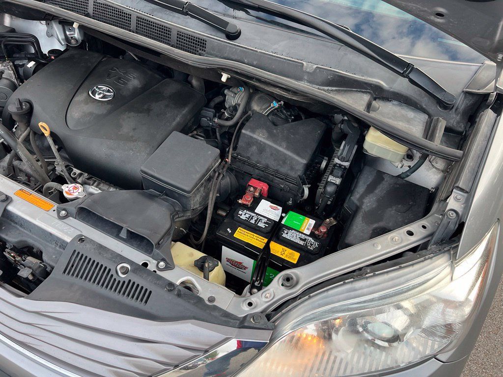 Used 2017 Toyota Sienna FWD image 42